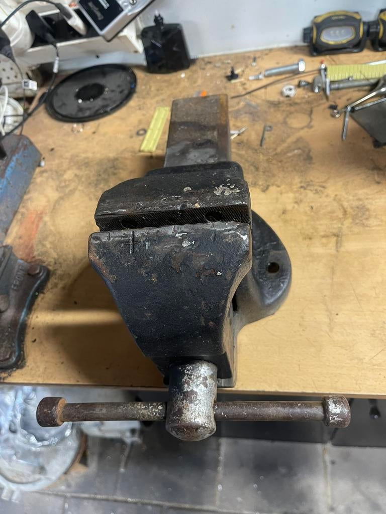 Bankschroef, Doe-het-zelf en Verbouw, Gereedschap | Handgereedschap, Ophalen of Verzenden, Gebruikt