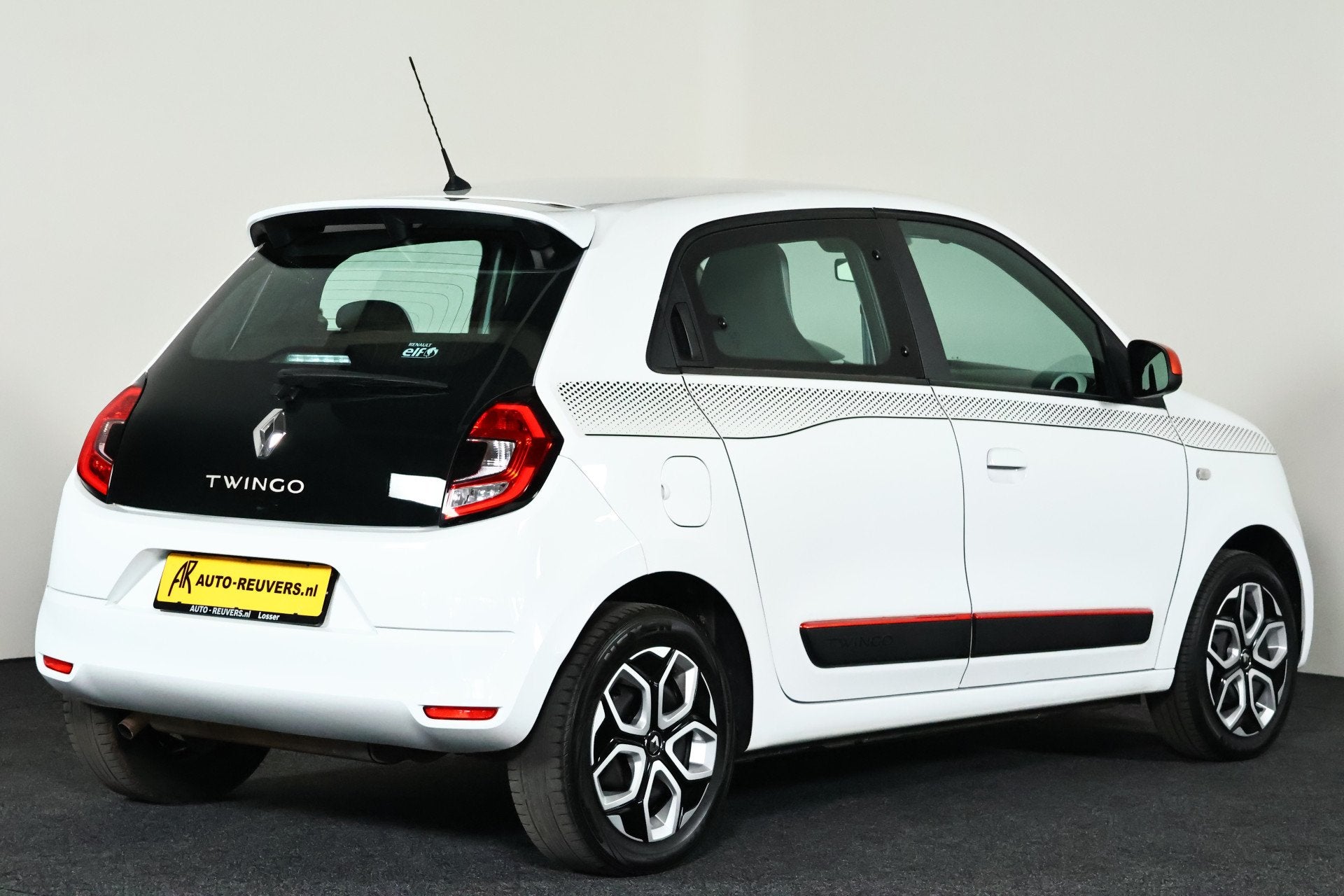 Renault Twingo 1.0 SCe Collection / Bluetooth / Airco, 12 maanden, Gebruikt, 4 stoelen, Origineel Nederlands