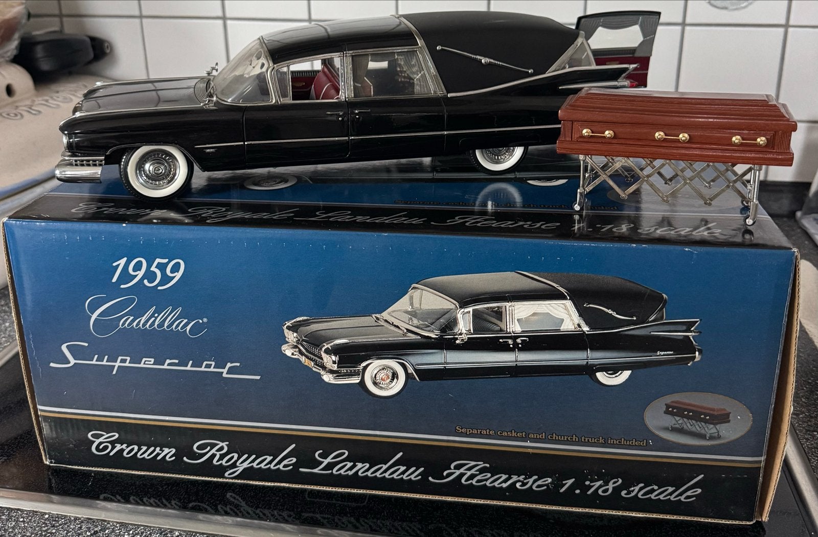 1959 Cadillac Superior Crown Royale Landau Hearse 1:18, Ophalen of Verzenden, Zo goed als nieuw, Auto, Overige merken