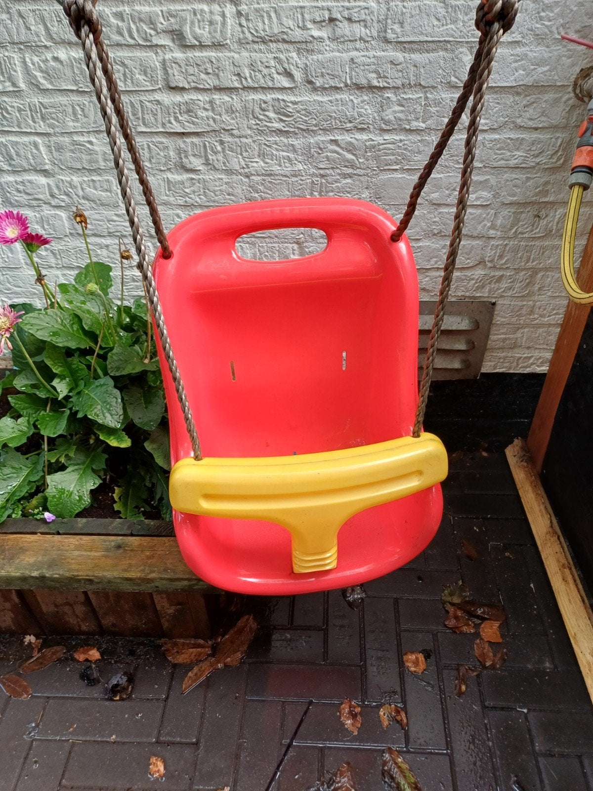 Rode babyschommel met touwen, Ophalen, Gebruikt, Schommel
