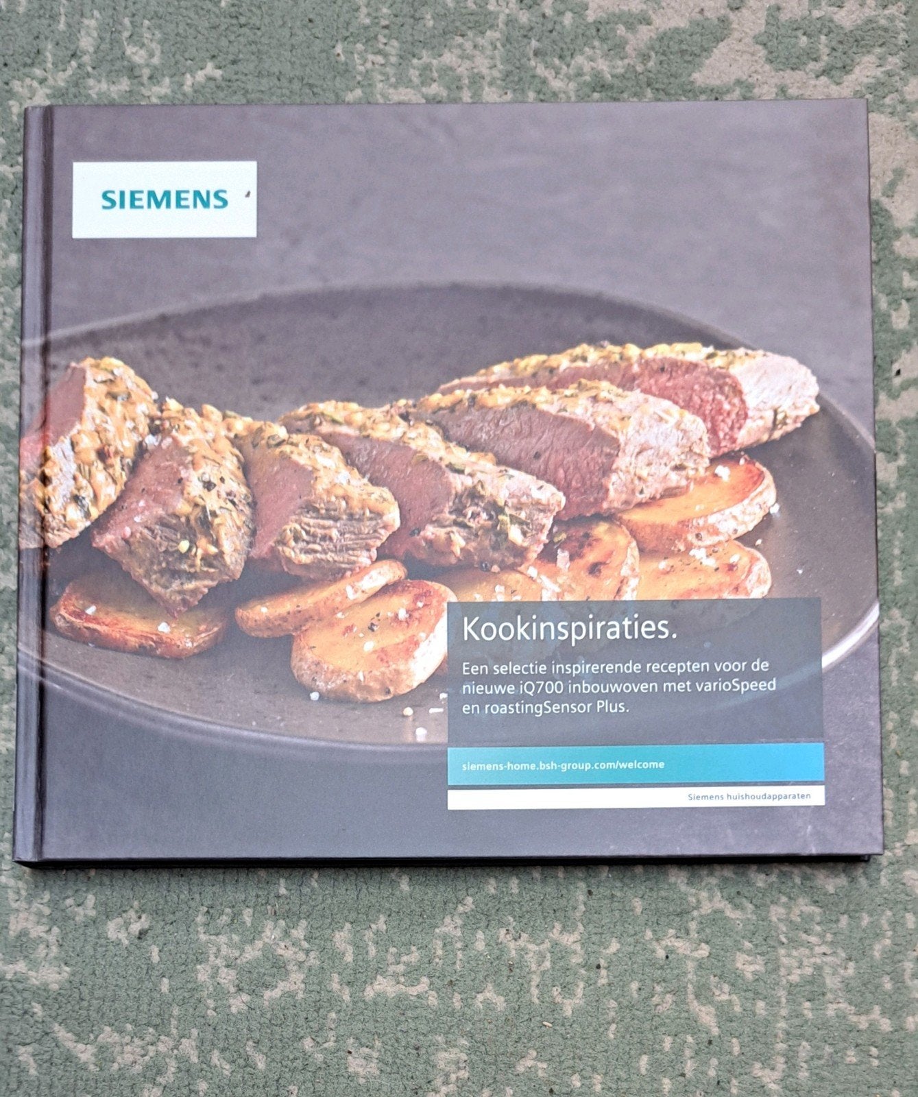 ZGAN Siemens Kookinspiraties: Recepten voor oven en stoomove, Ophalen of Verzenden, Zo goed als nieuw, Siemens, Hoofdgerechten