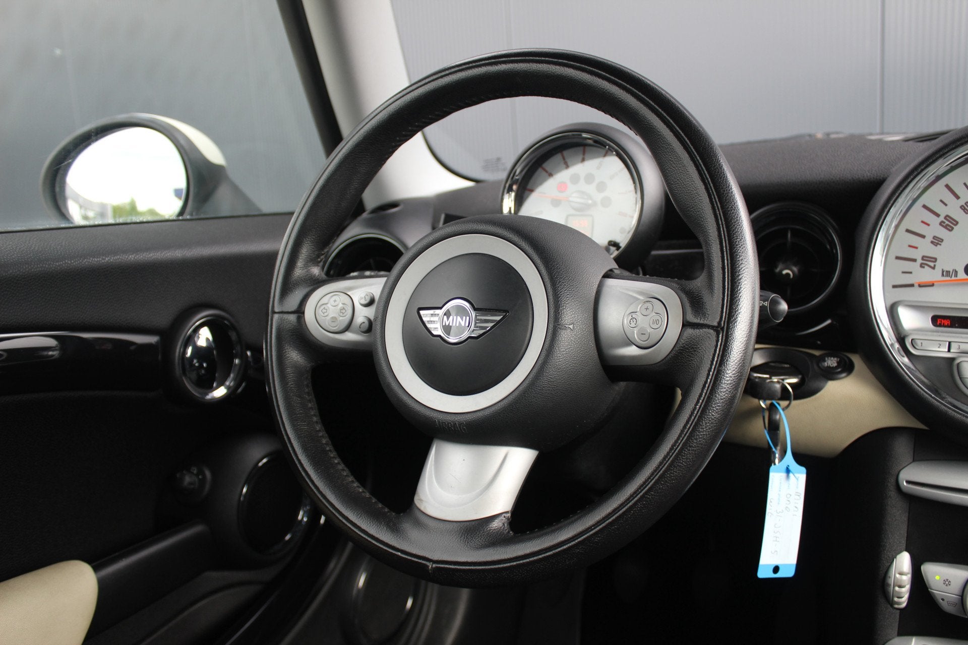 MINI Mini 1.4 One Business Line | Nieuwe APK | Cruise contro, Voorwielaandrijving, Stof, Zwart, 4 cilinders