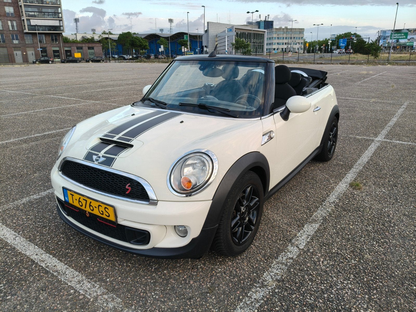 Mini 1.6 Cooper S Cabrio Roadster AUT 2012 Wit, Auto's, Bluetooth, Zwart, 4 cilinders, Cabriolet