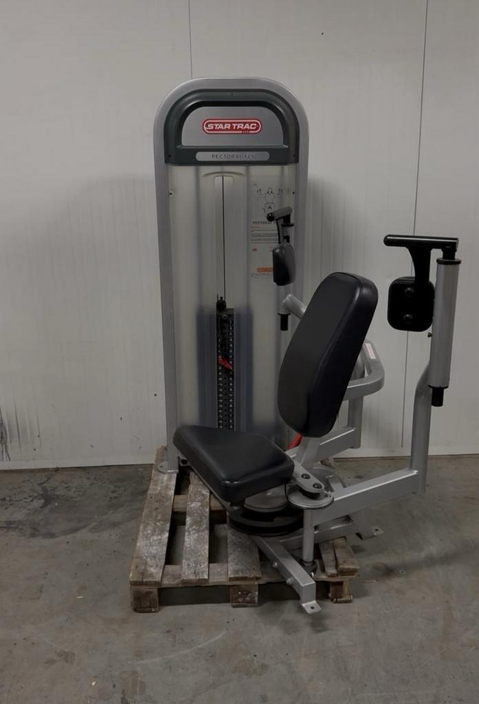 Star Trac Pec Dec / Pec fly / butterfly / fly machine