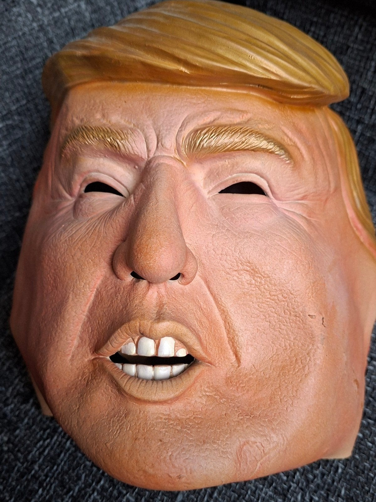 Donald Trump Masker - Perfect voor WK-Feestjes!, Ophalen of Verzenden, Gebruikt, Feestartikel, Overige