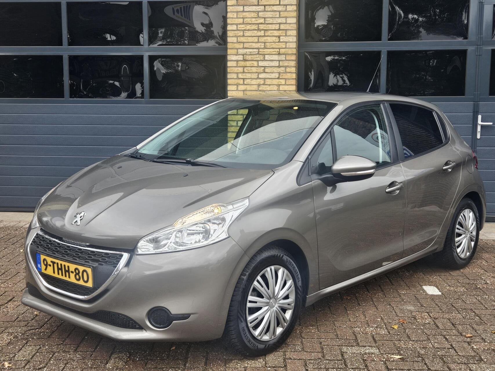 Peugeot 208 1.2 VTi Active | Trekhaak | Airco | Bluetooth, Voorwielaandrijving, Stof, Gebruikt, 1199 cc