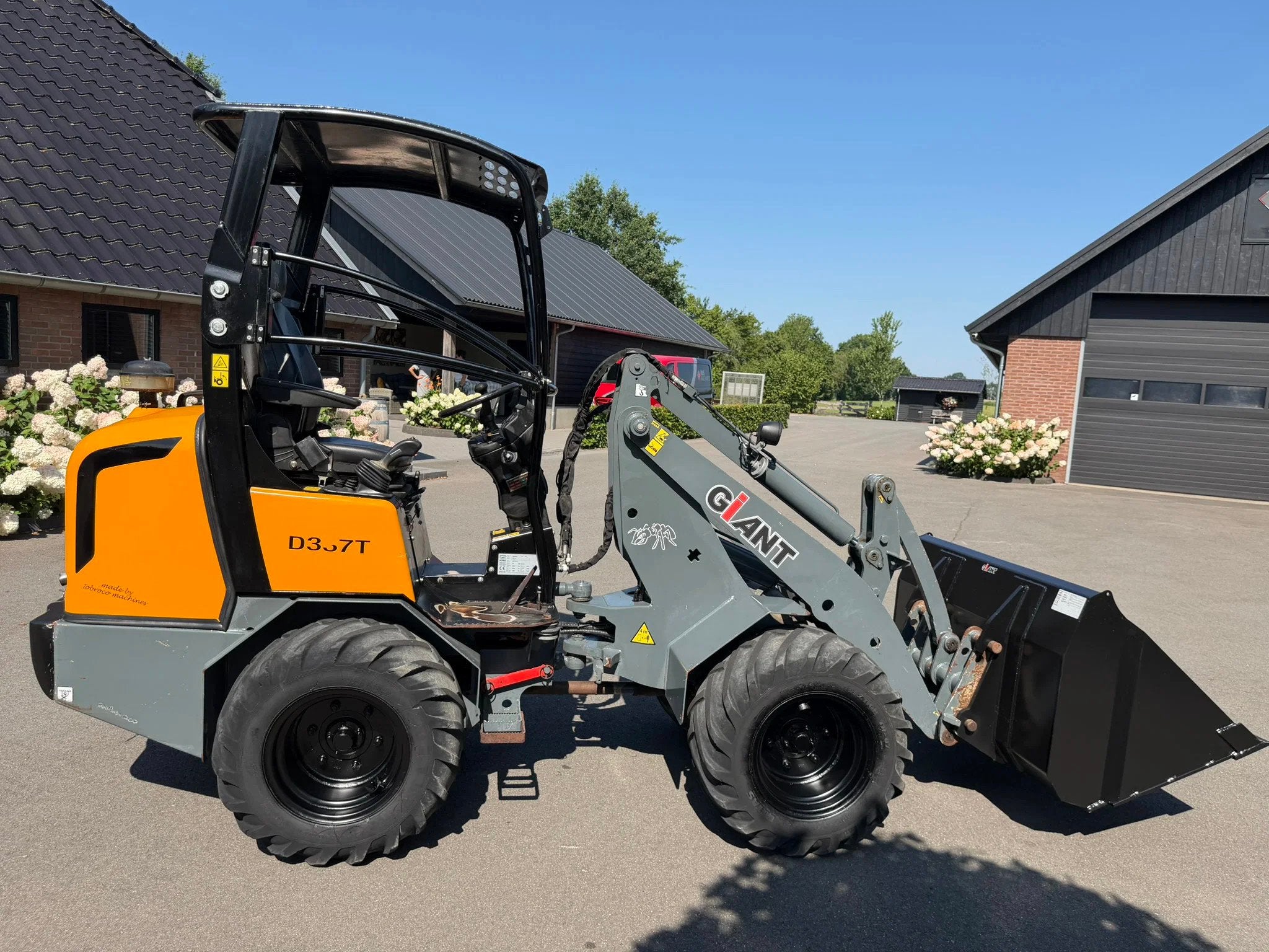 Giant D337T V 337 T (bj 2014), Zakelijke goederen, Machines en Bouw | Kranen en Graafmachines, Wiellader of Shovel