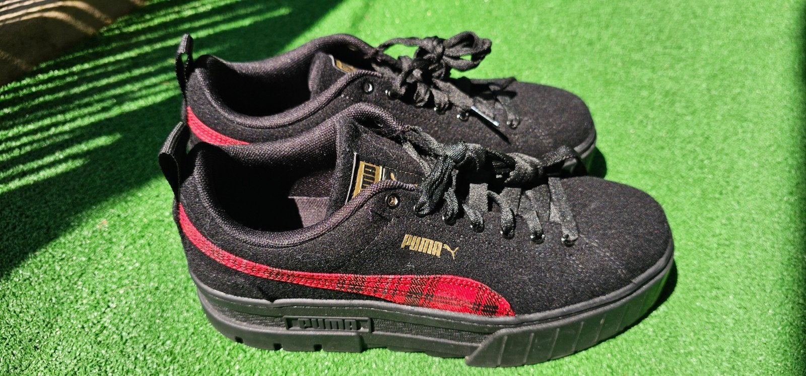 Puma Mayze platform sneaker zwart met rood ruitjespatroon, Kleding | Dames, Puma, Zwart, Ophalen of Verzenden, Sneakers of Gympen