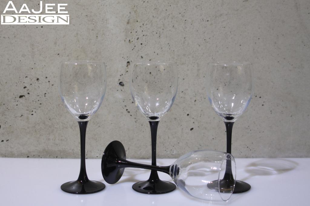 4 Crystal d'Arques - Domino - Wijnglas - Met zwarte voet, Verzamelen, Glas en Borrelglaasjes, Ophalen of Verzenden, Zo goed als nieuw