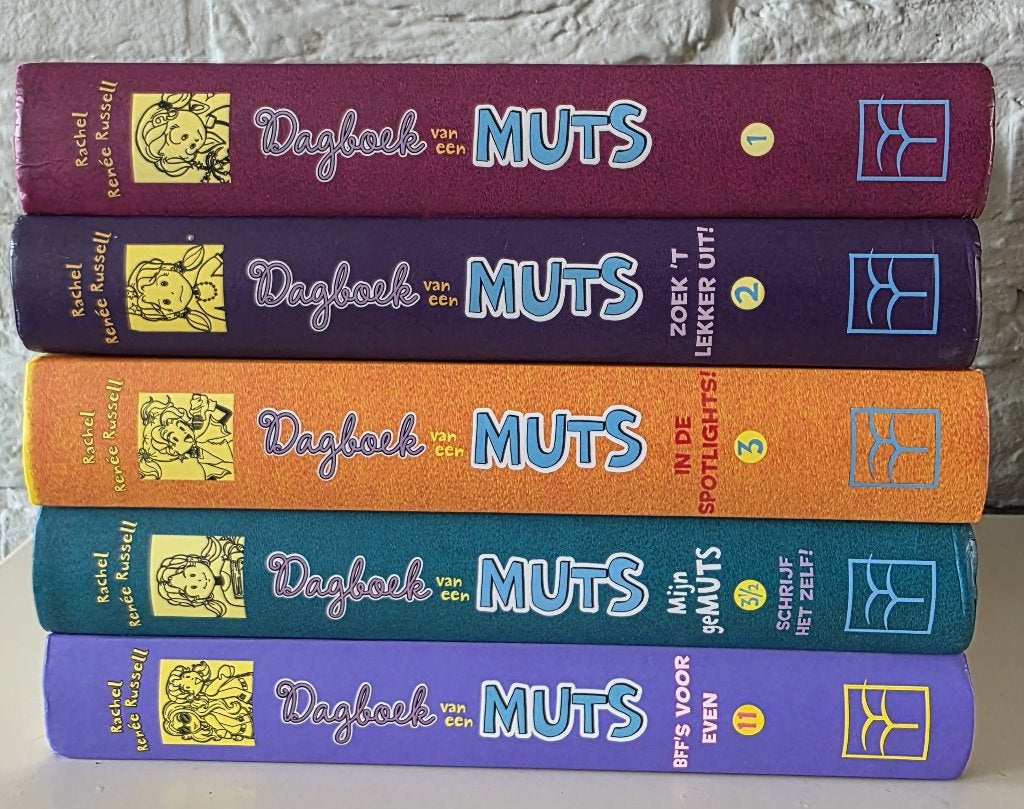 Dagboek van een Muts - Rachel Renée Russell, Boeken, Kinderboeken | Jeugd | 10 tot 12 jaar, Ophalen of Verzenden, Zo goed als nieuw