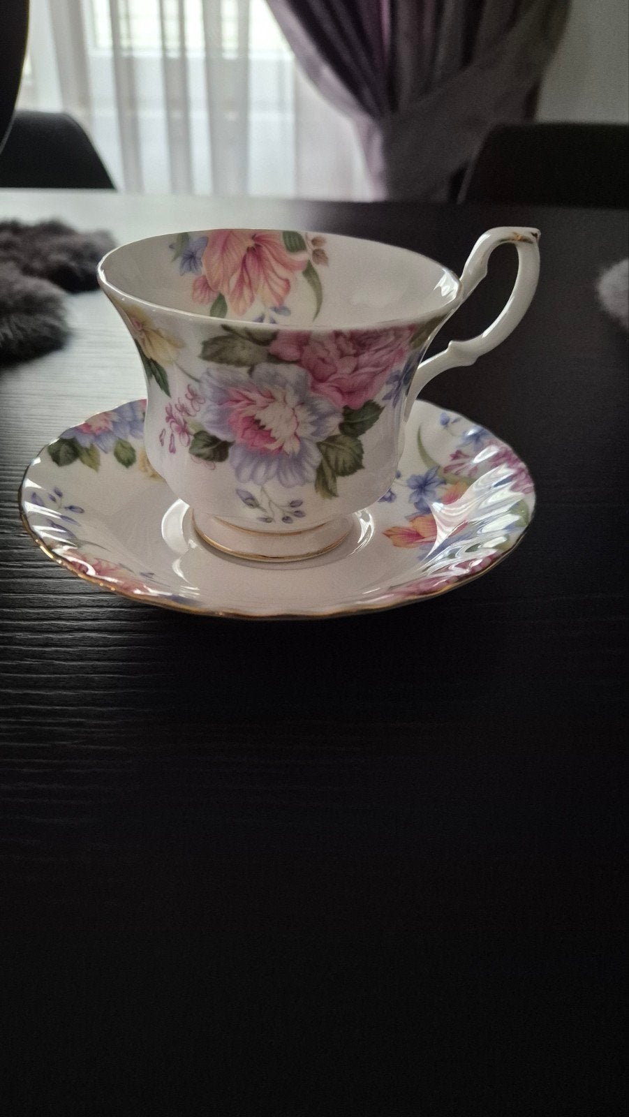 royal Albert, Ophalen