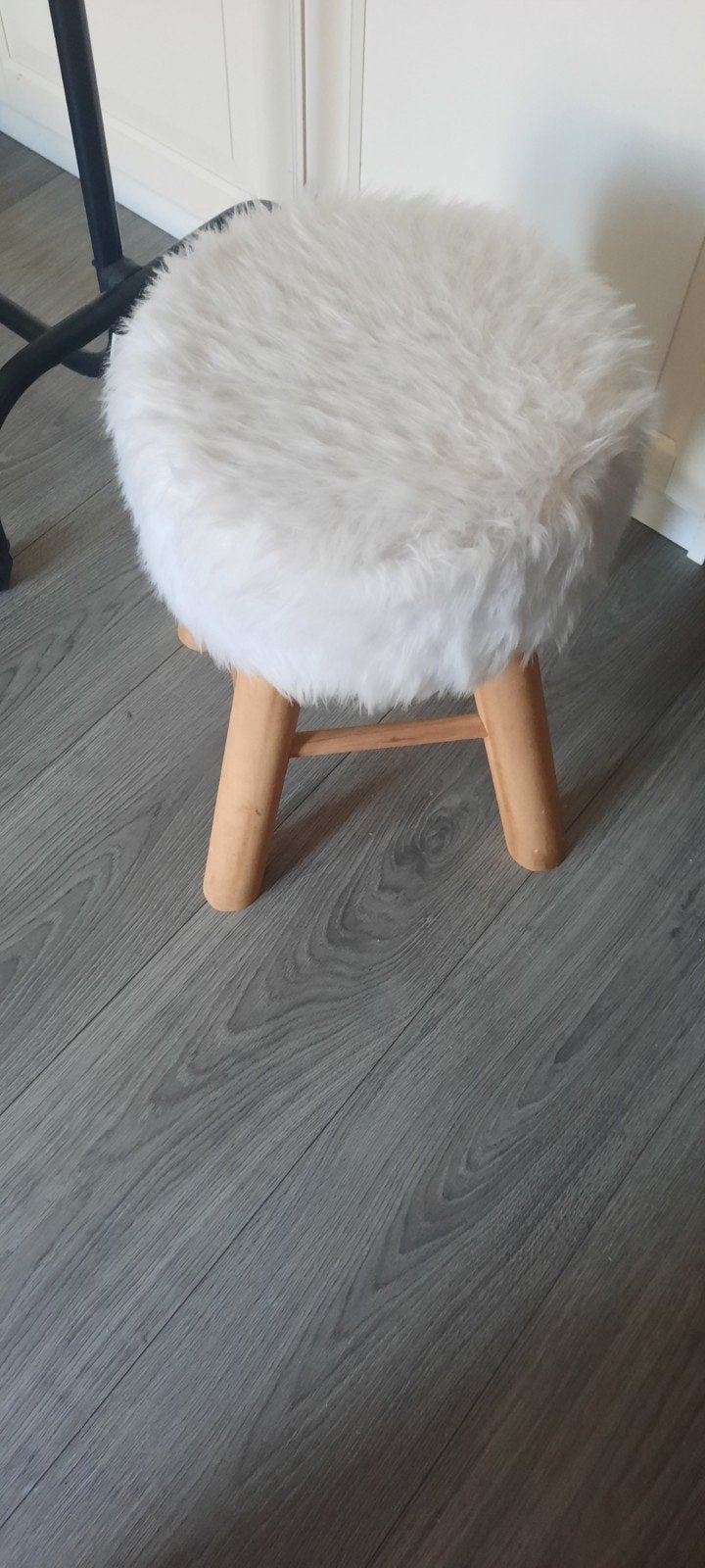 Houten krukje, Ophalen, Hout