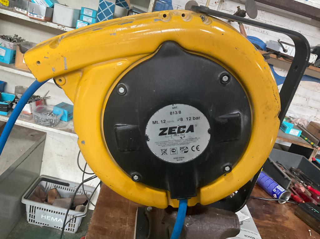 ZECA Luchtslanghaspel aluminium behuizing, Ophalen, Gebruikt