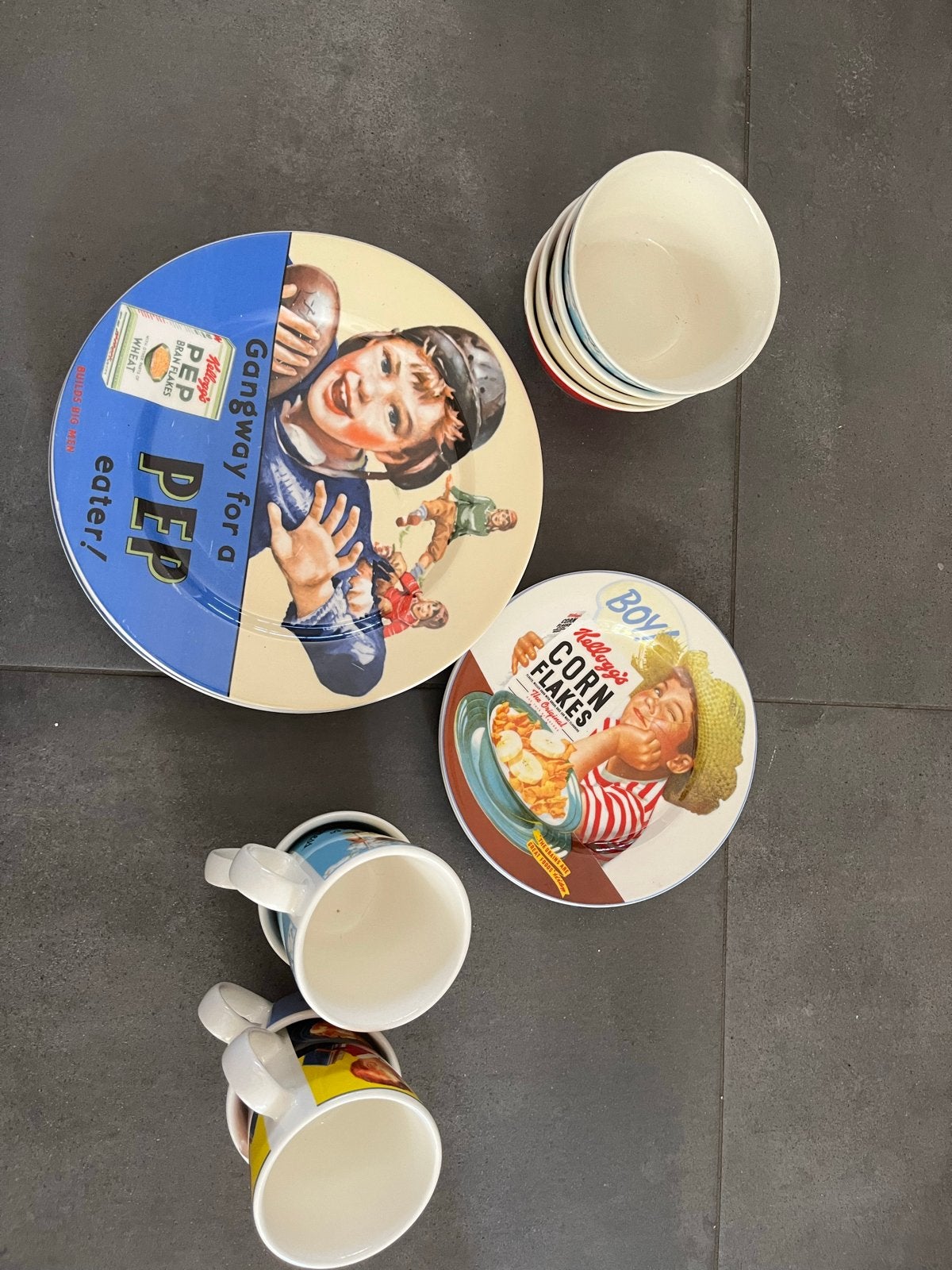 Kellogg's Vintage Servies: Borden, Kommen & Mokken Set, Huis en Inrichting, Keuken | Servies, Overige merken, Keramiek, Vintage