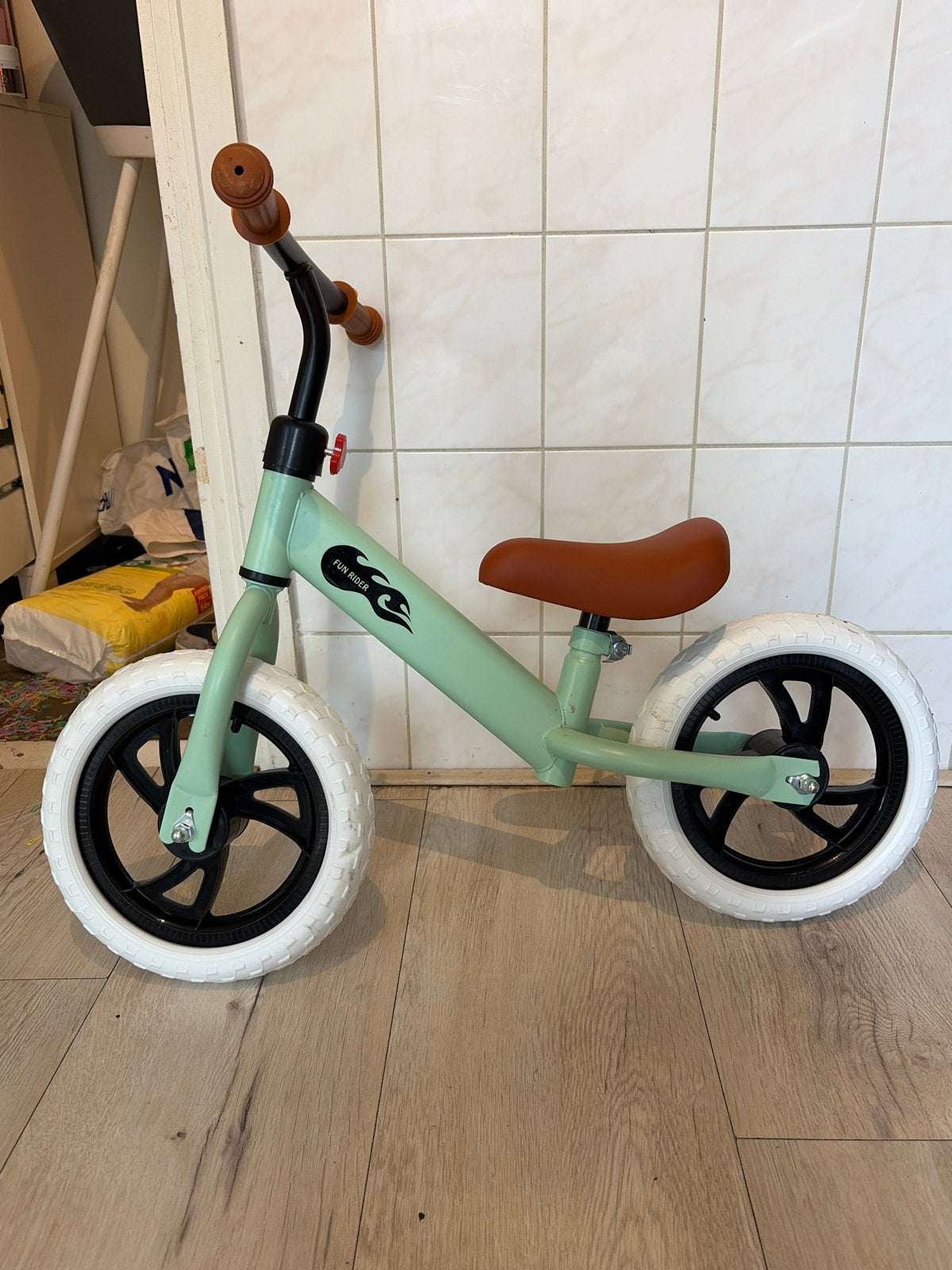Leuke loopfiets voor kinderen - Zo goed als nieuw, Ophalen of Verzenden, Nieuw, Minder dan 16 inch