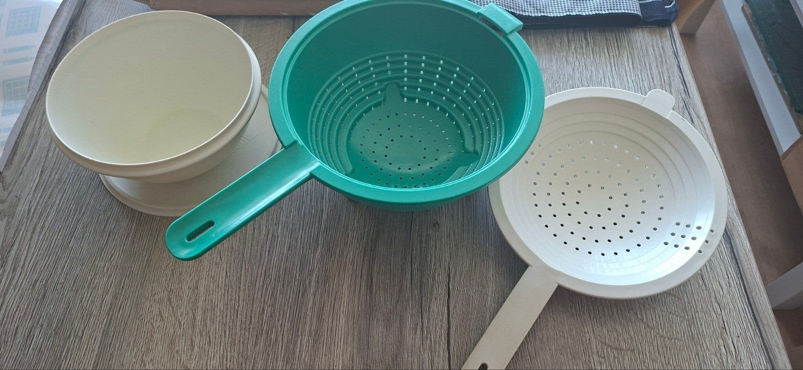Tupperware set: schalen, vergiet, kom, deksels, Ophalen of Verzenden, Gebruikt, Groen, Bak of Kom