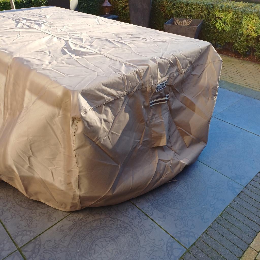 Tuintafel hoes, Ophalen, Zo goed als nieuw