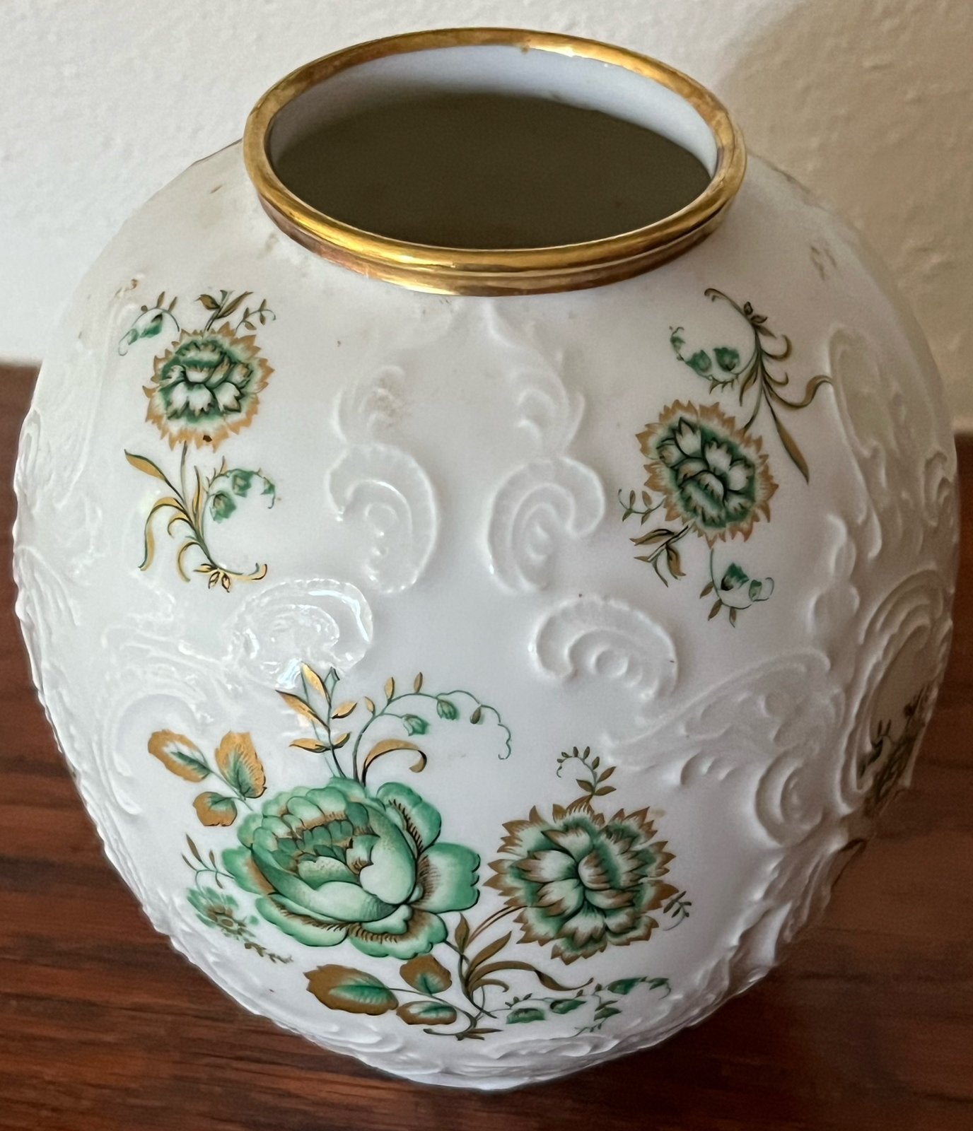 Oude vaas - reliëf - handbeschilderd - Royal Bavaria KPM., Verzenden