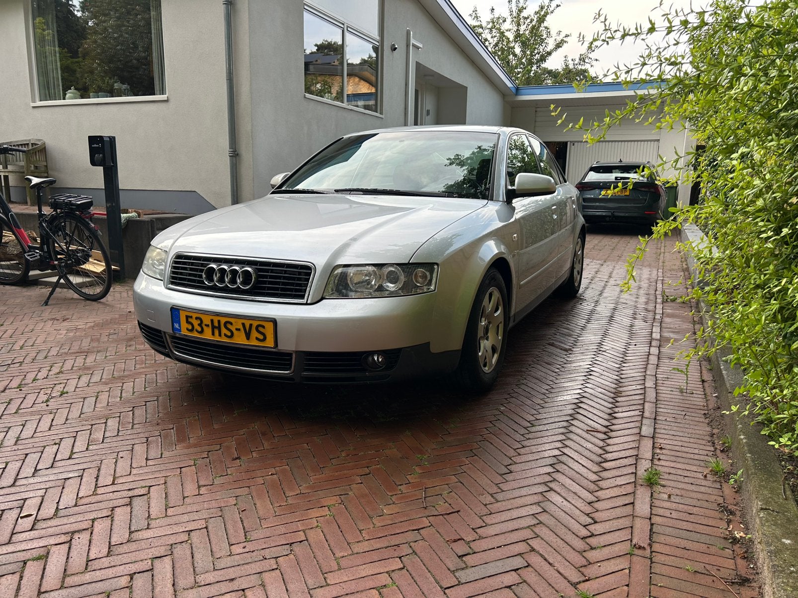 Audi A4 1.8 110KW 2001 Grijs, Voorwielaandrijving, Stof, Zwart, 150 pk