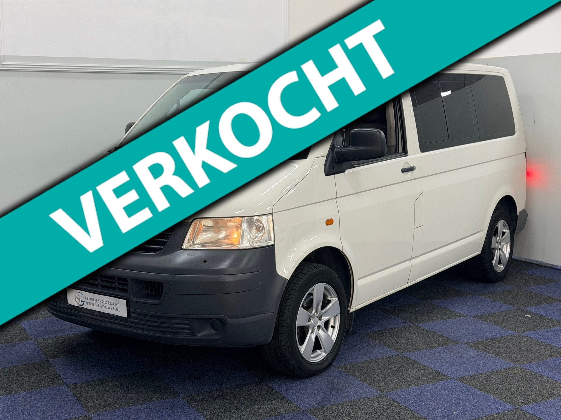 Volkswagen Transporter Kombi 2.0 300 Trendline / 9 PERSOONS, Auto's, Bestelauto's, Voorwielaandrijving, Gebruikt, 8 stoelen, 4 cilinders