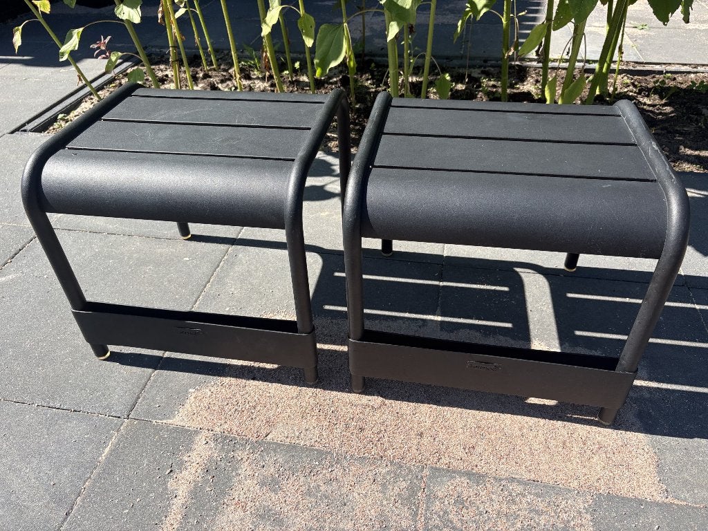 2x Fermob Luxembourg voetenbank/tuintafel Liqourice (zwart), Gebruikt, Bijzettafel, Aluminium, Tuinset