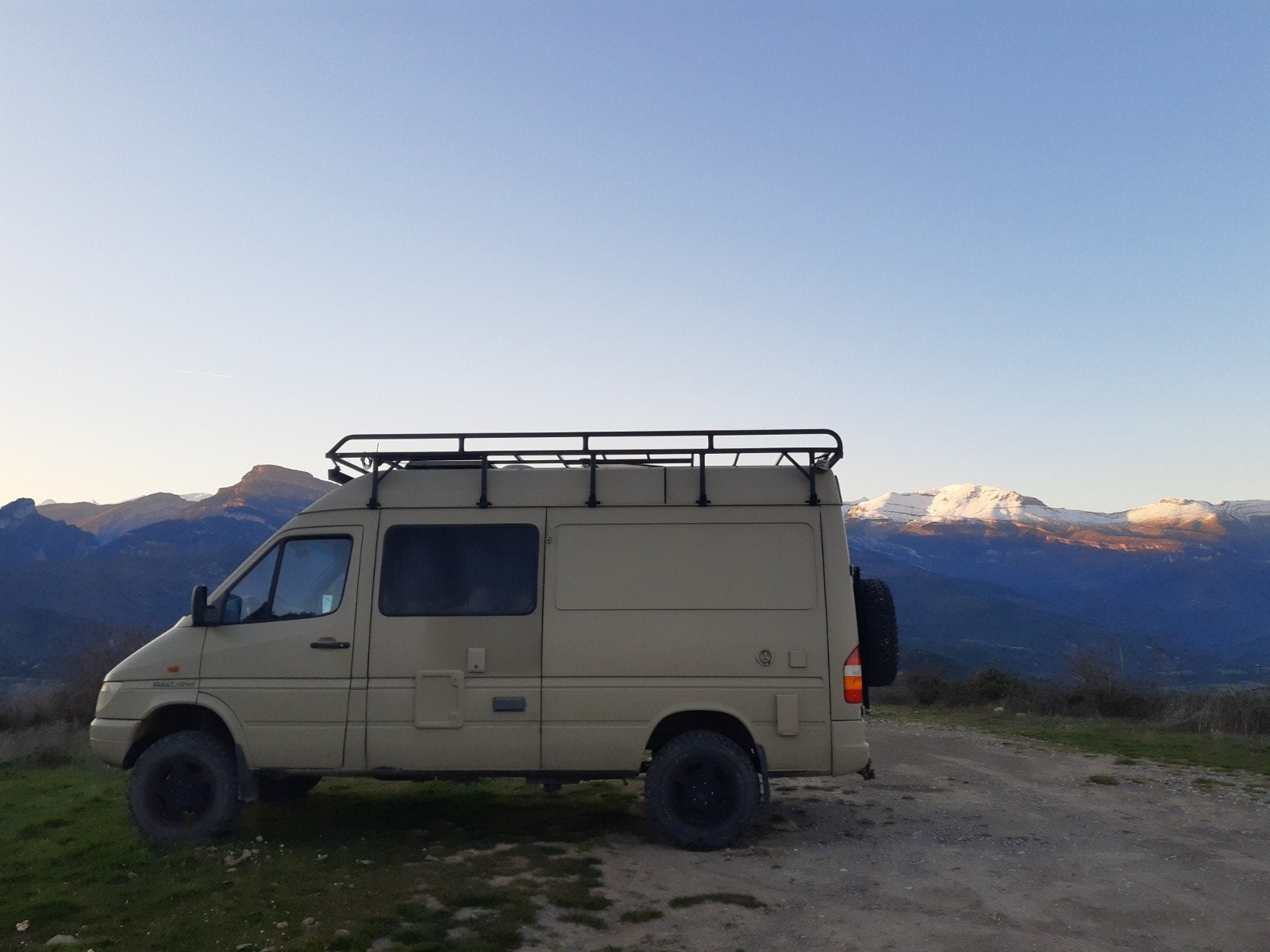 Unieke 4x4 Mercedes Sprinter iglhaut, 3150 kg, 241 €/maand, 4 stoelen, 2800 kg