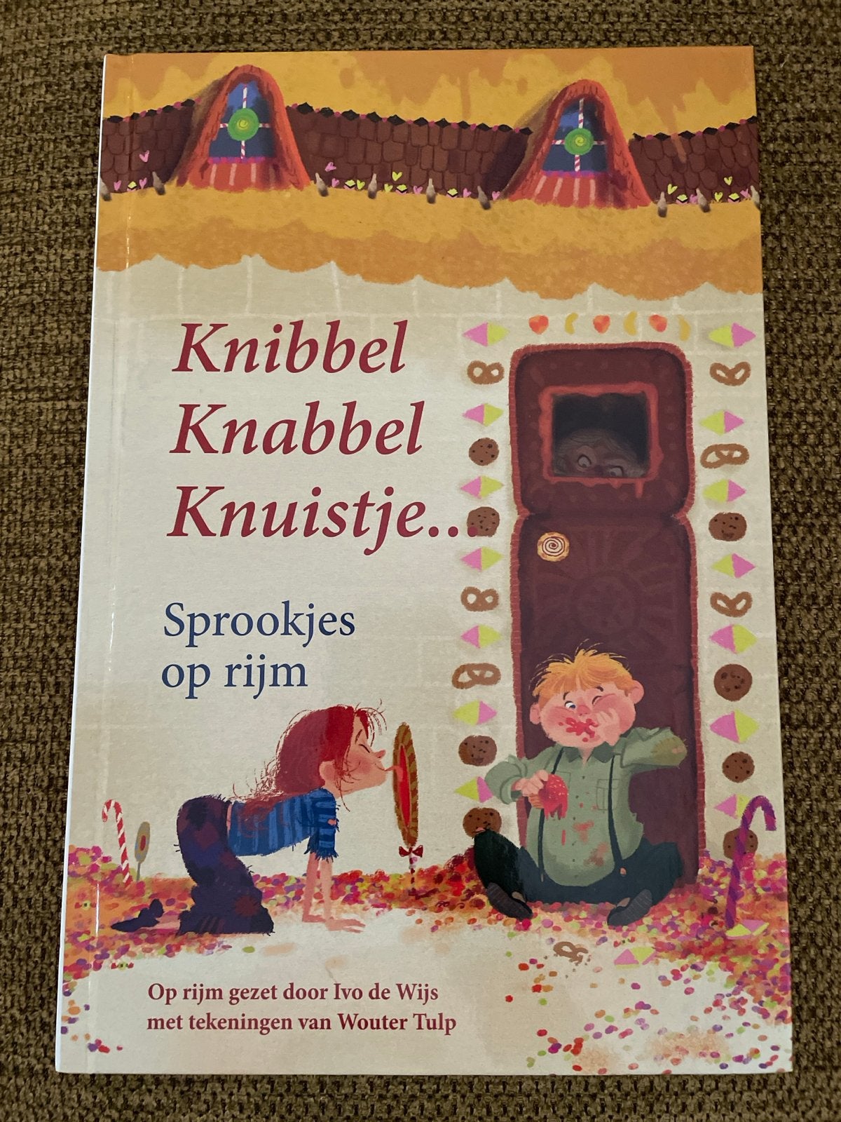 Knibbel Knabbel Knuisje... Sprookjes op rijm, Ophalen of Verzenden, Zo goed als nieuw