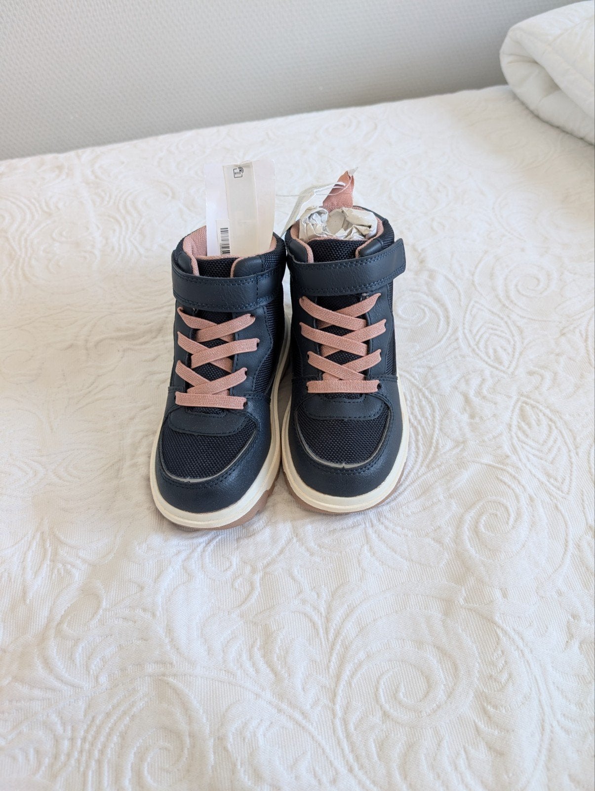 Nieuwe H&M Waterdichte Sportschoenen Maat 22, Kinderen en Baby's, Kinderkleding | Schoenen en Sokken, H&M, Nieuw, Ophalen of Verzenden
