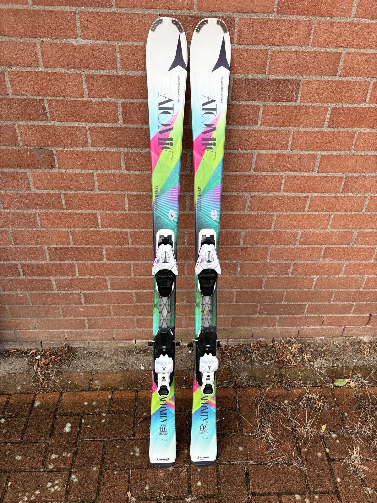 Atomic Affinity Air dames ski's 146 cm met bindingen, Ophalen, 140 tot 160 cm, Gebruikt, Carve