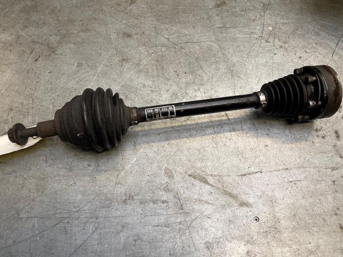 Aandrijfas links-voor van een Volkswagen Golf, Gebruikt, -, Volkswagen, -