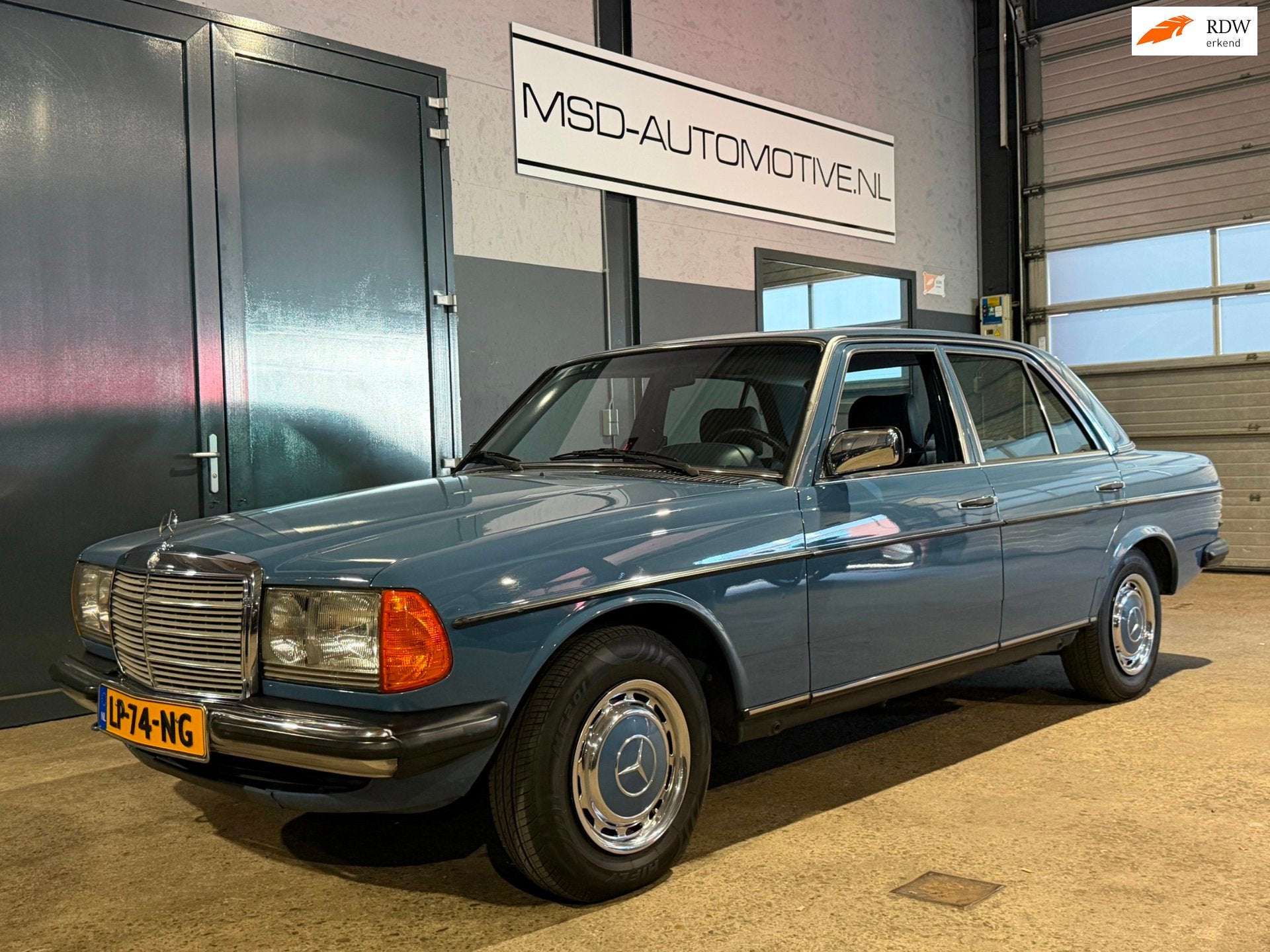 Mercedes-Benz 200-280 (W123) 200 Taxatierapport|Uniek Nederl, Auto's, Achterwielaandrijving, Gebruikt, 4 cilinders, Blauw