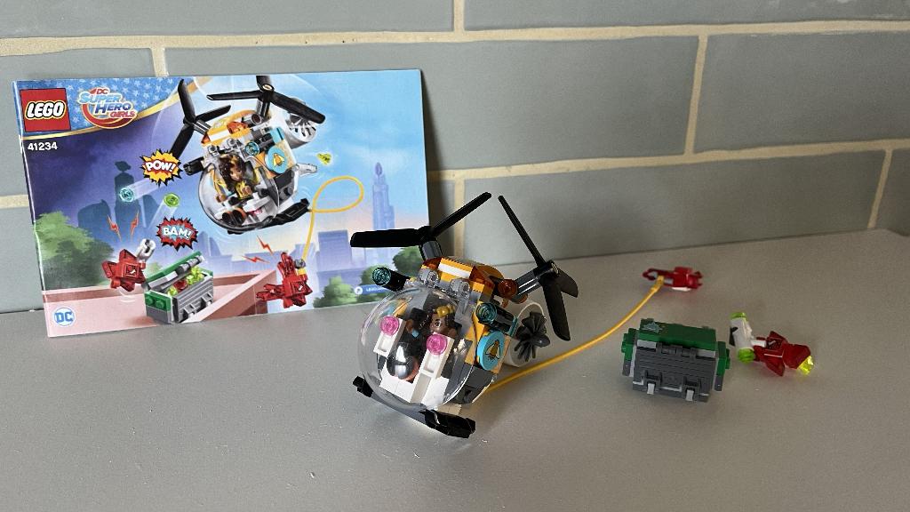 LEGO Bumblebee Helicopter 41234 (Lego DC SuperHero Girls), Lego, Compleet, Ophalen of Verzenden, Zo goed als nieuw