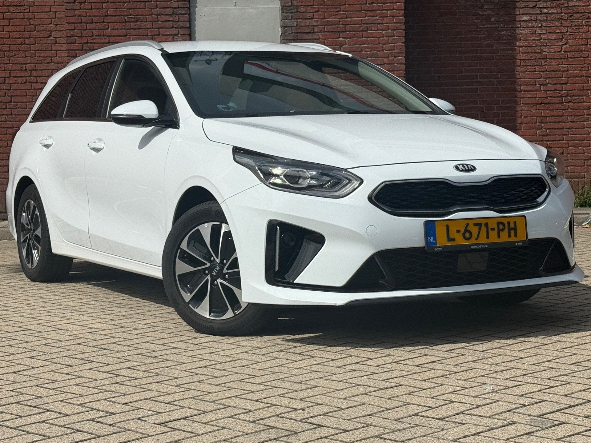 Kia Ceed Sportswagon 1.6 GDI PHEV DynamicPlusLine| NAVI | CR, Auto's, Kia, 8 kWh, Gebruikt, Euro 6, Wit