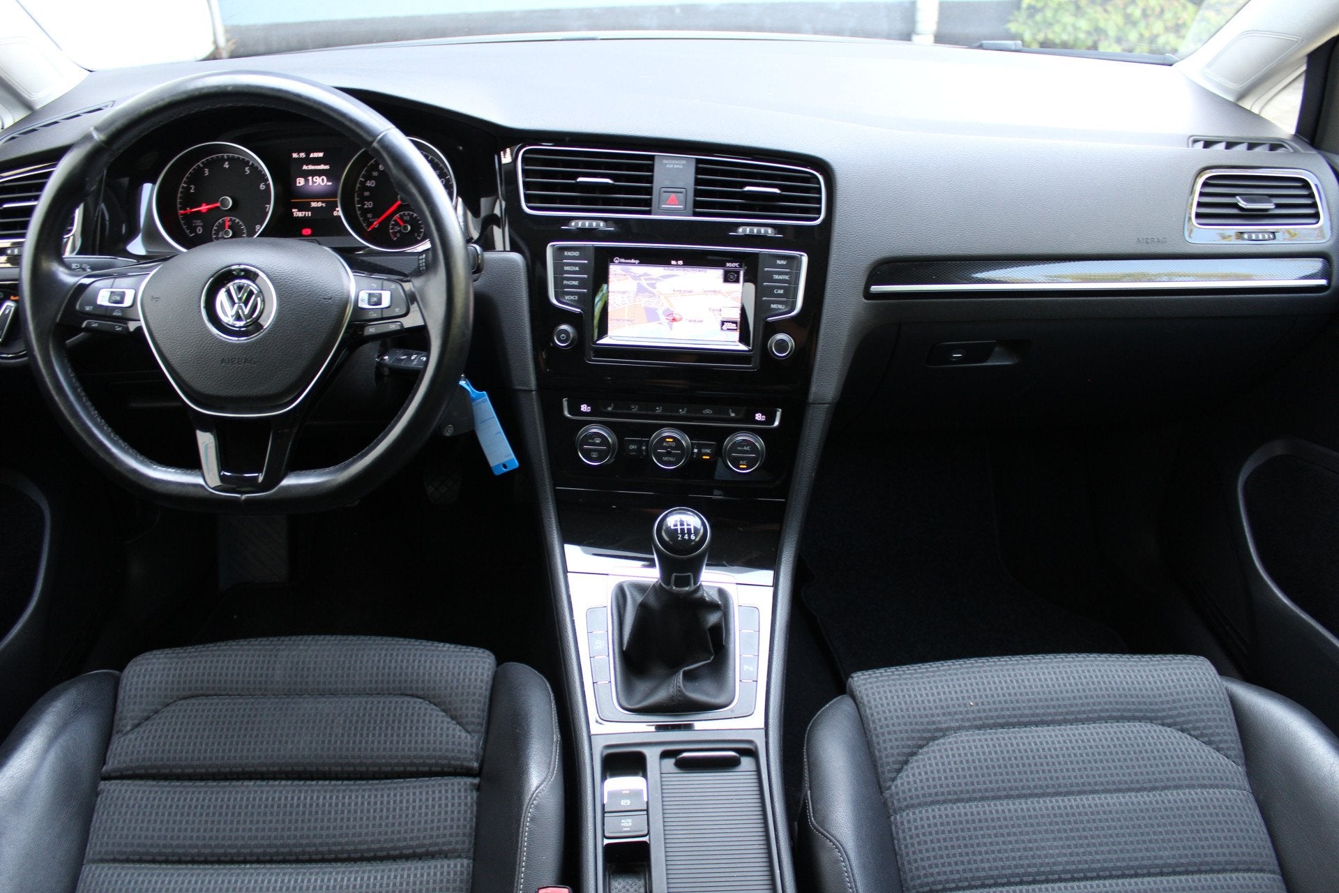 Volkswagen Golf 1.2 TSI Business Edition | Incl. 12 maanden, Voorwielaandrijving, Euro 5, Gebruikt, Zwart