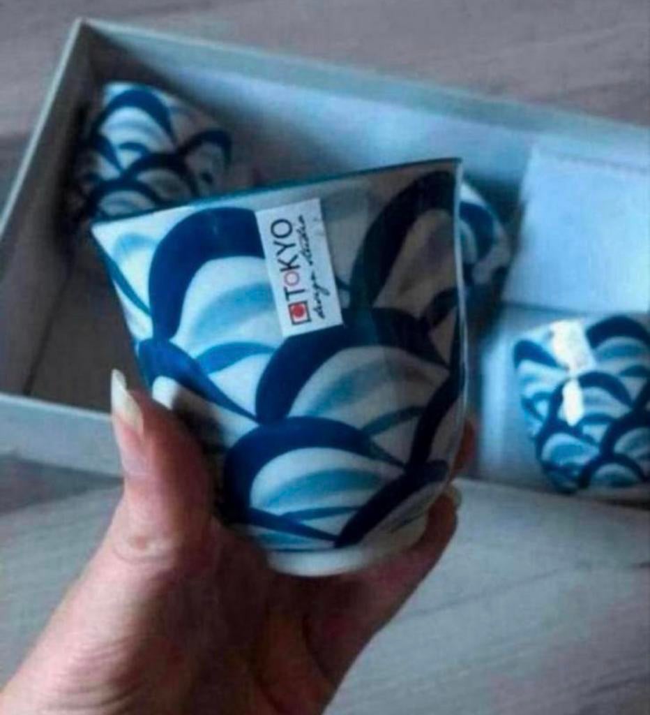 Nieuw in doos: vier blauwe mokken van tokyo, Ophalen of Verzenden, Zo goed als nieuw