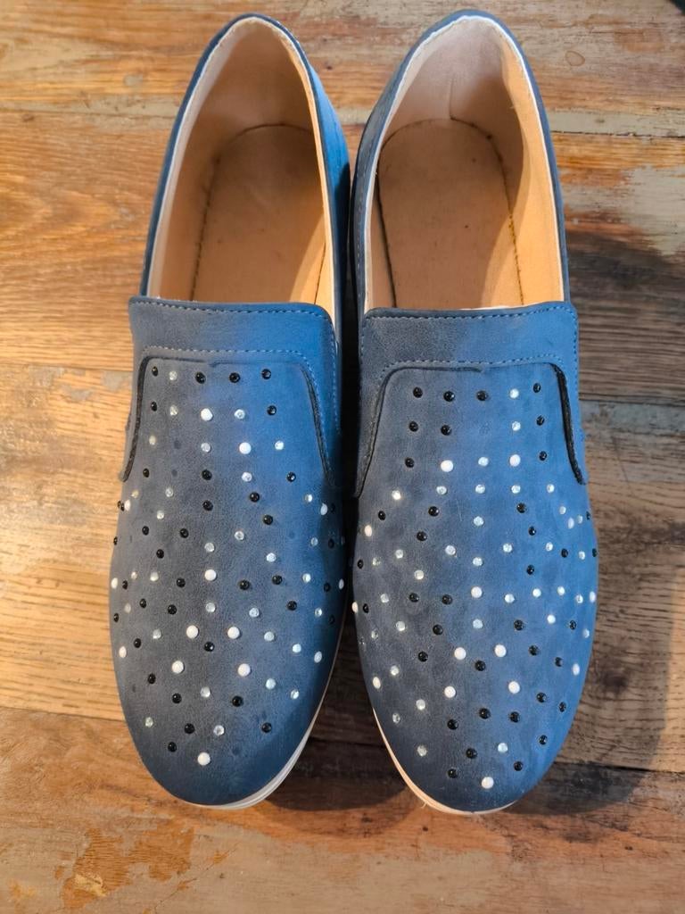 Blauwe instappers met steentjes, Kleding | Dames, Schoenen, Nieuw, Instappers, Blauw, Ophalen of Verzenden