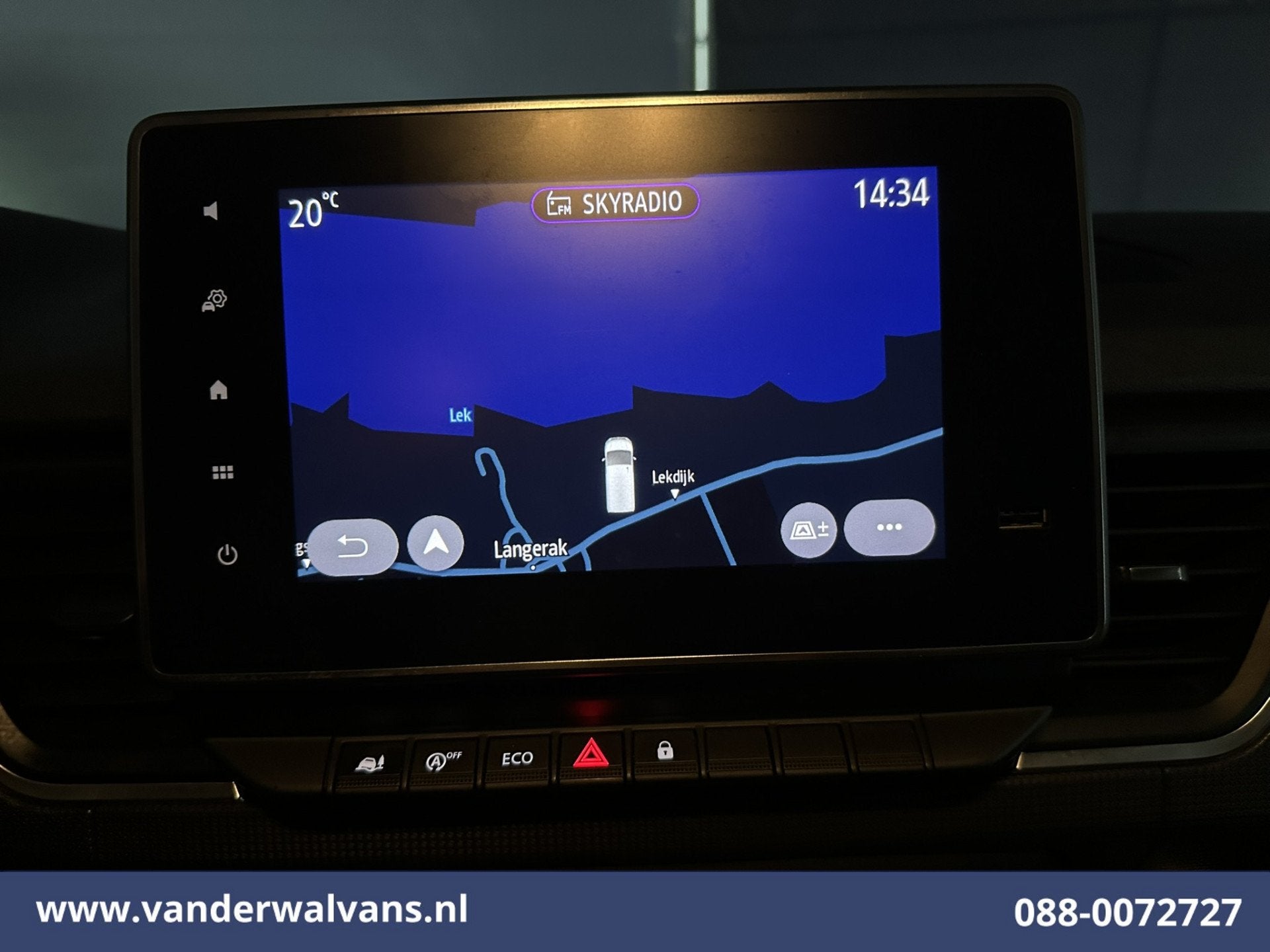 Renault Trafic 2.0 dCi 131pk L2H1 Euro6 Airco | Camera | LED, Auto's, Voorwielaandrijving, Dealer onderhouden, Stof, Gebruikt