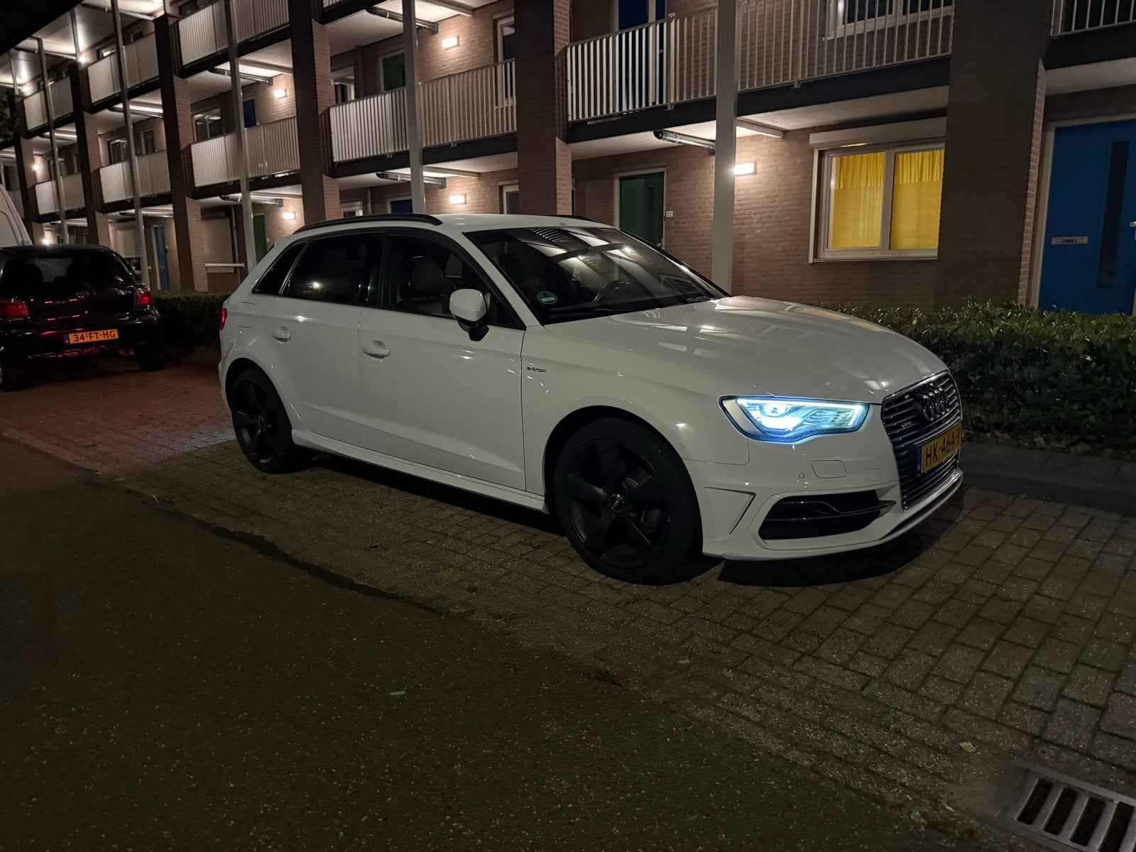 Audi A3 1.4 Tfsi  E-tron, 4 cilinders, Alcantara, Wit, 1395 cc