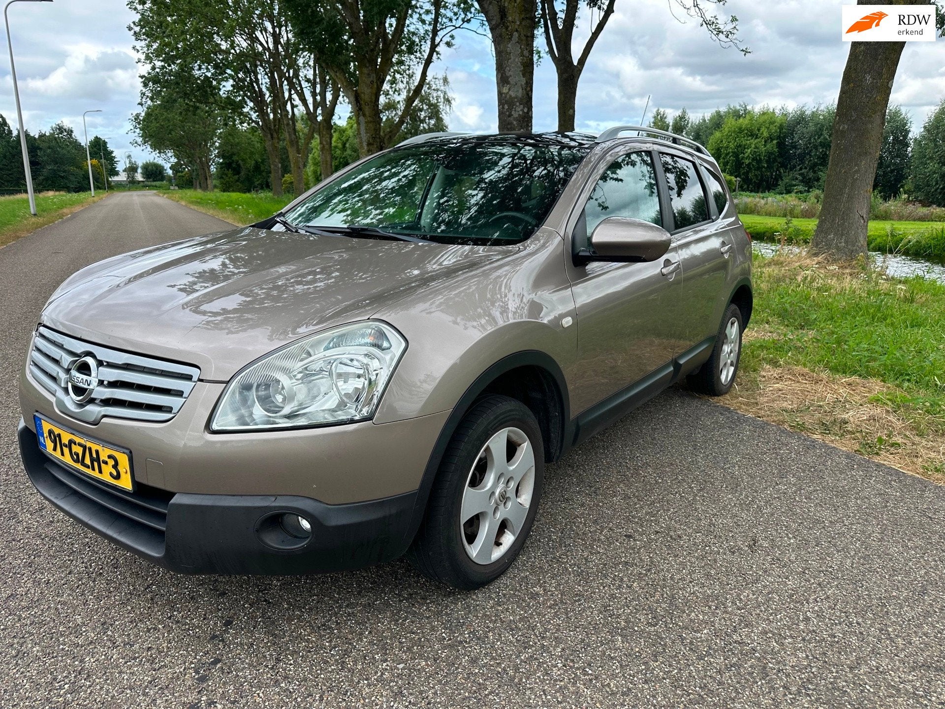 Nissan Qashqai +2 2.0 Optima|pano|rijdt super|clima|nap, Auto's, Voorwielaandrijving, Gebruikt, Zwart, 4 cilinders