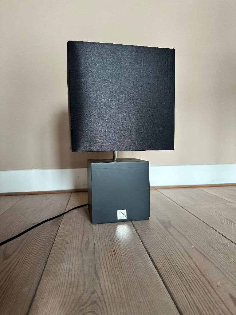 Vintage design tafellamp Cube Jan de Bouvrie hout zwart, Gebruikt, 43 cm, Met kap, E27 (groot)