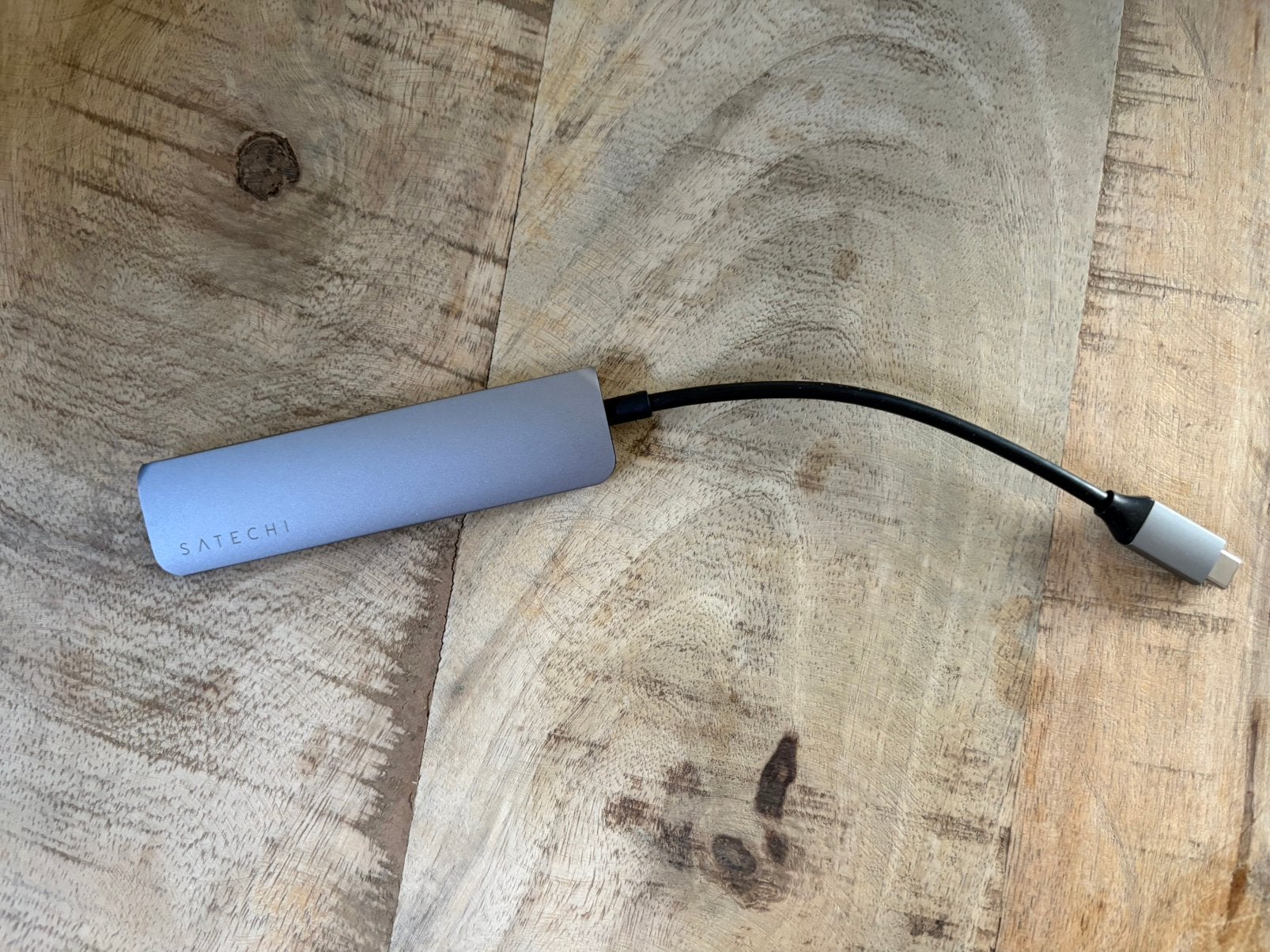 Satechi USB hub / docking station / past goed bij MacBook, Ophalen of Verzenden, Zo goed als nieuw