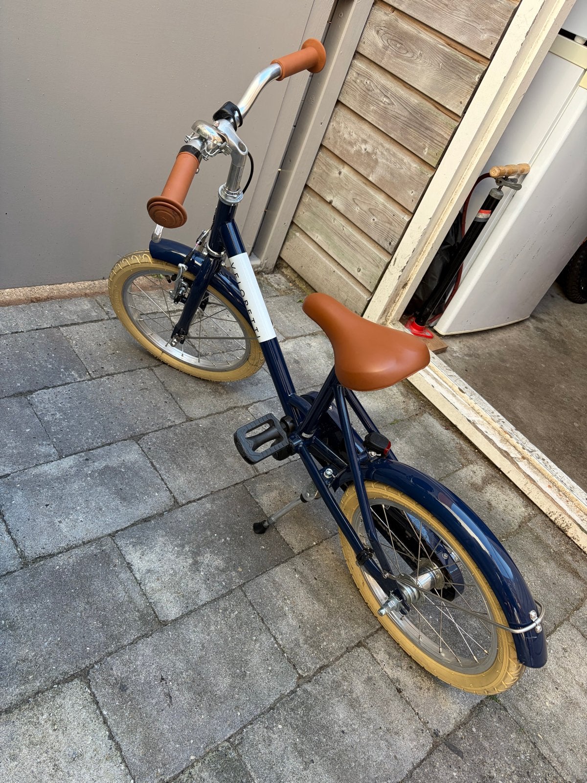 Veloretti kinderfiets 16 inch - Donkerblauw, Fietsen en Brommers, Fietsen | Kinderfietsjes, Ophalen, Zo goed als nieuw, Terugtraprem