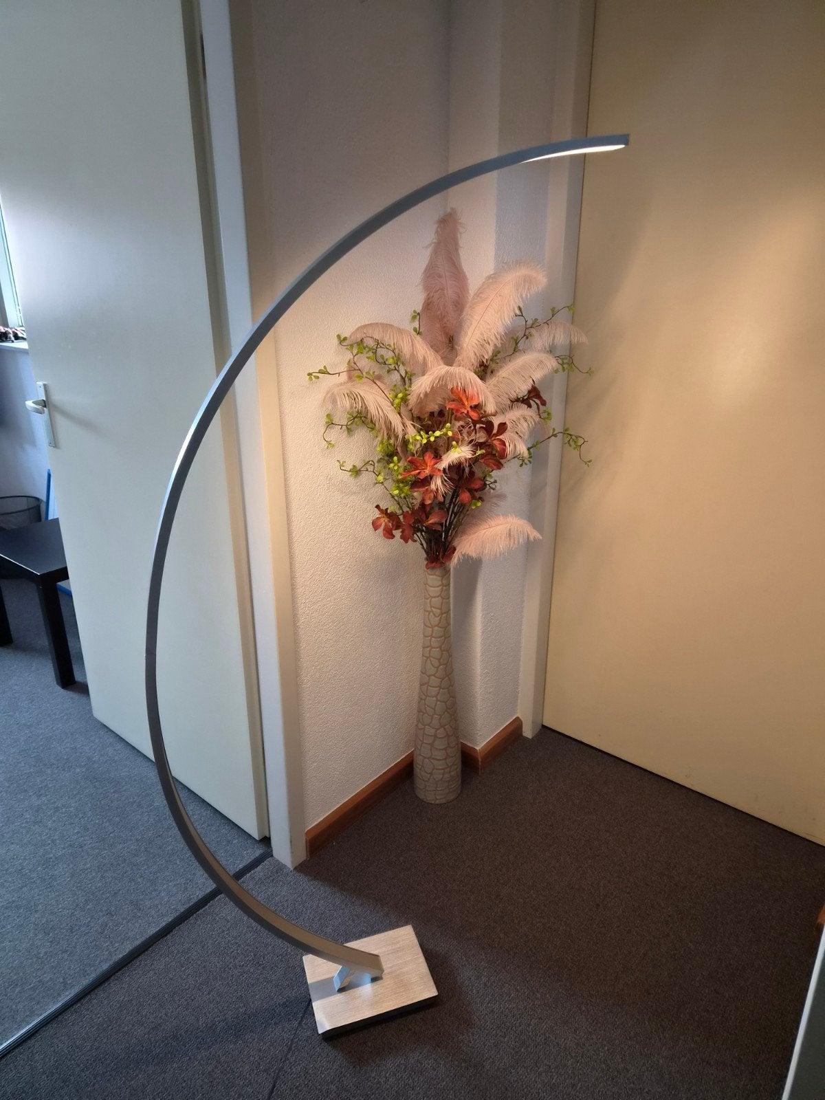 stijlvolle moderne staande lamp, dimbaar, Huis en Inrichting, Ophalen of Verzenden, Zo goed als nieuw, 150 tot 200 cm