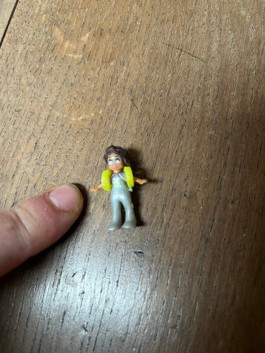 Polly Pocket minipoppetje, klein figuurtje, Ophalen of Verzenden, Zo goed als nieuw
