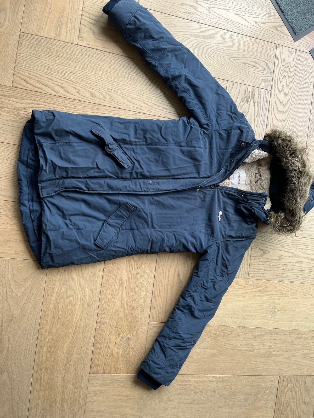 Vingino winterjasmt 176  met teddy voering en capuchon, Ophalen of Verzenden, Zo goed als nieuw, Maat 34 (XS) of kleiner, Blauw