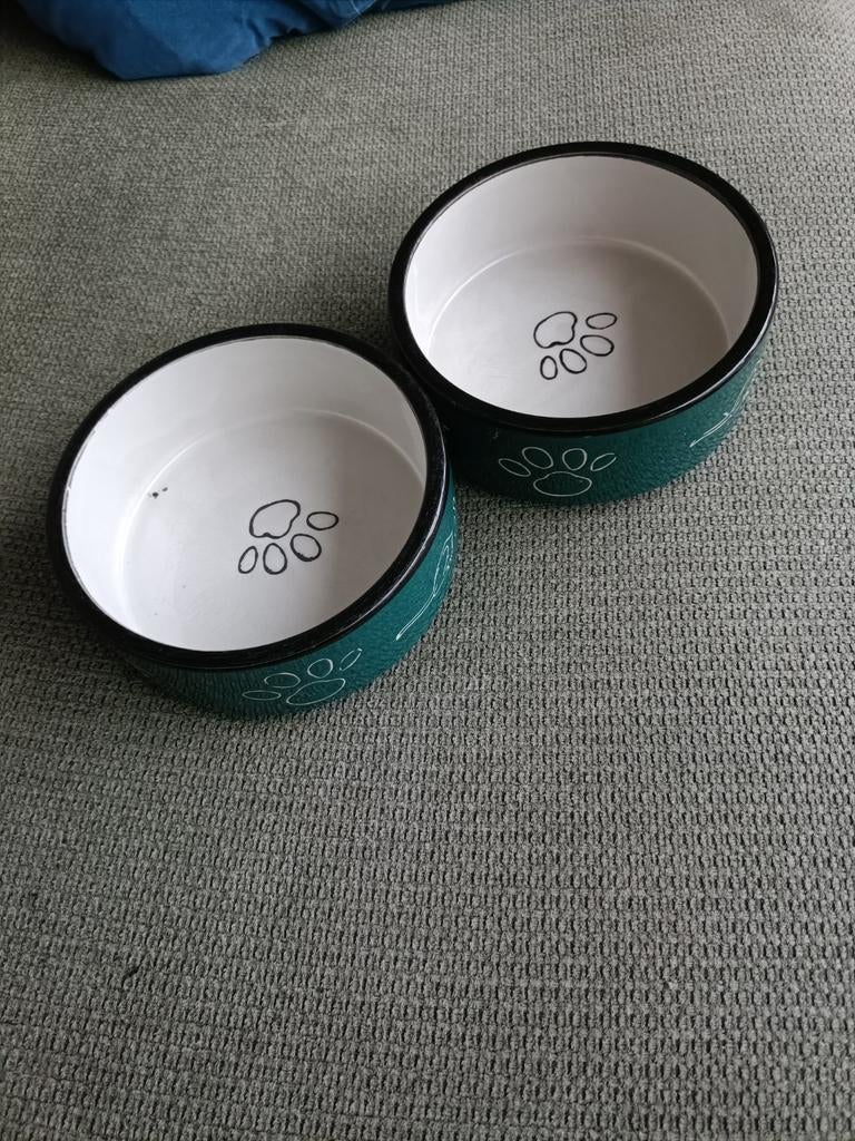 VOERBAKKEN VOOR HOND, Ophalen, Zo goed als nieuw