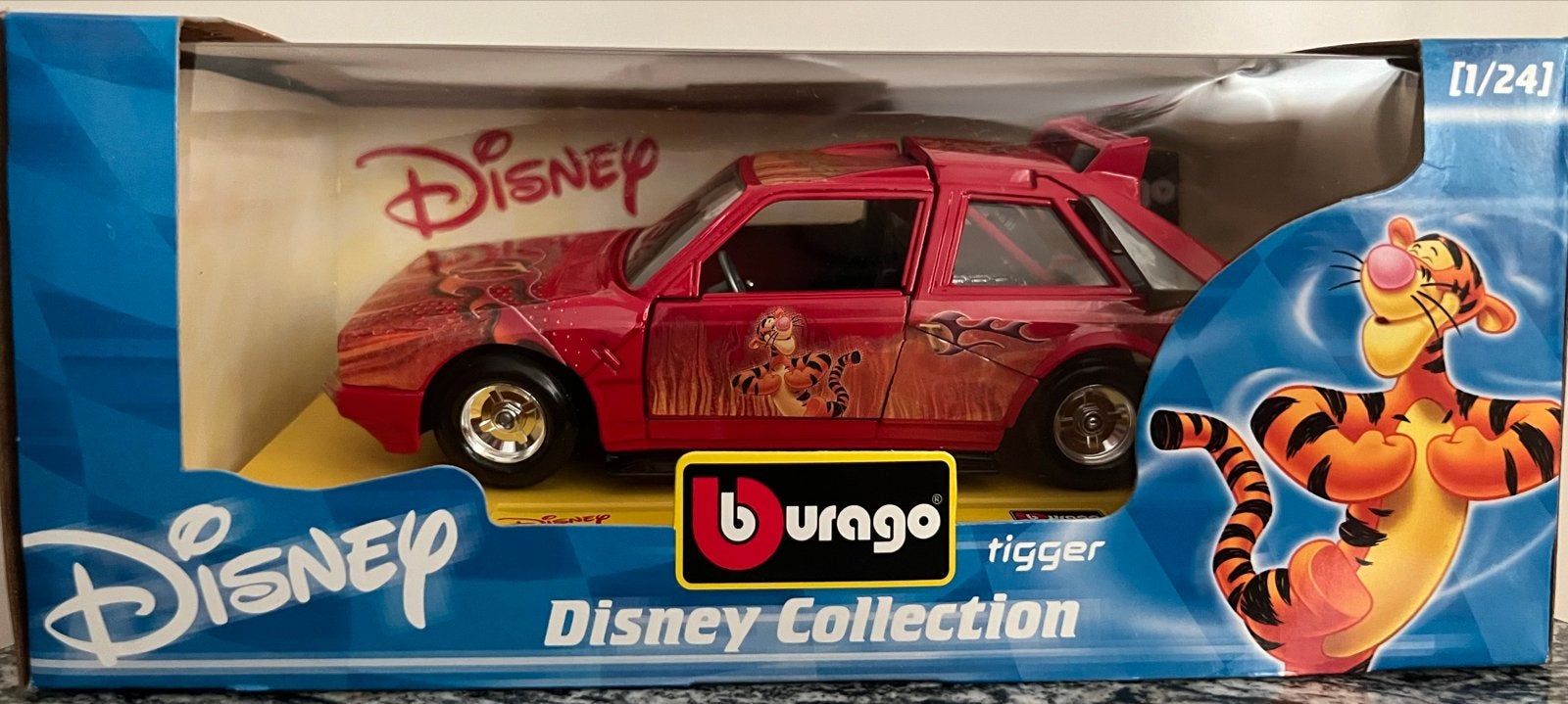 Burago Disney Collection Tigger Auto 1/24, Ophalen, Zo goed als nieuw, Beeldje of Figuurtje