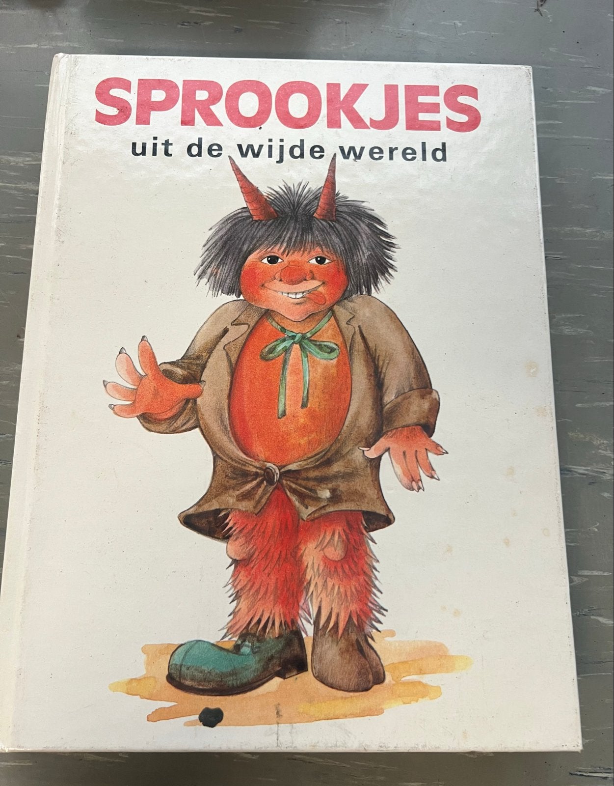 Sprookjes uit de wijde wereld - Spannende leesverhalen, Ophalen of Verzenden, Gelezen