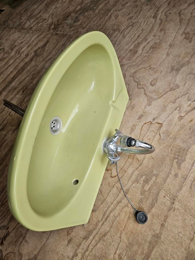 Retro wastafel groen met kraan, Ophalen