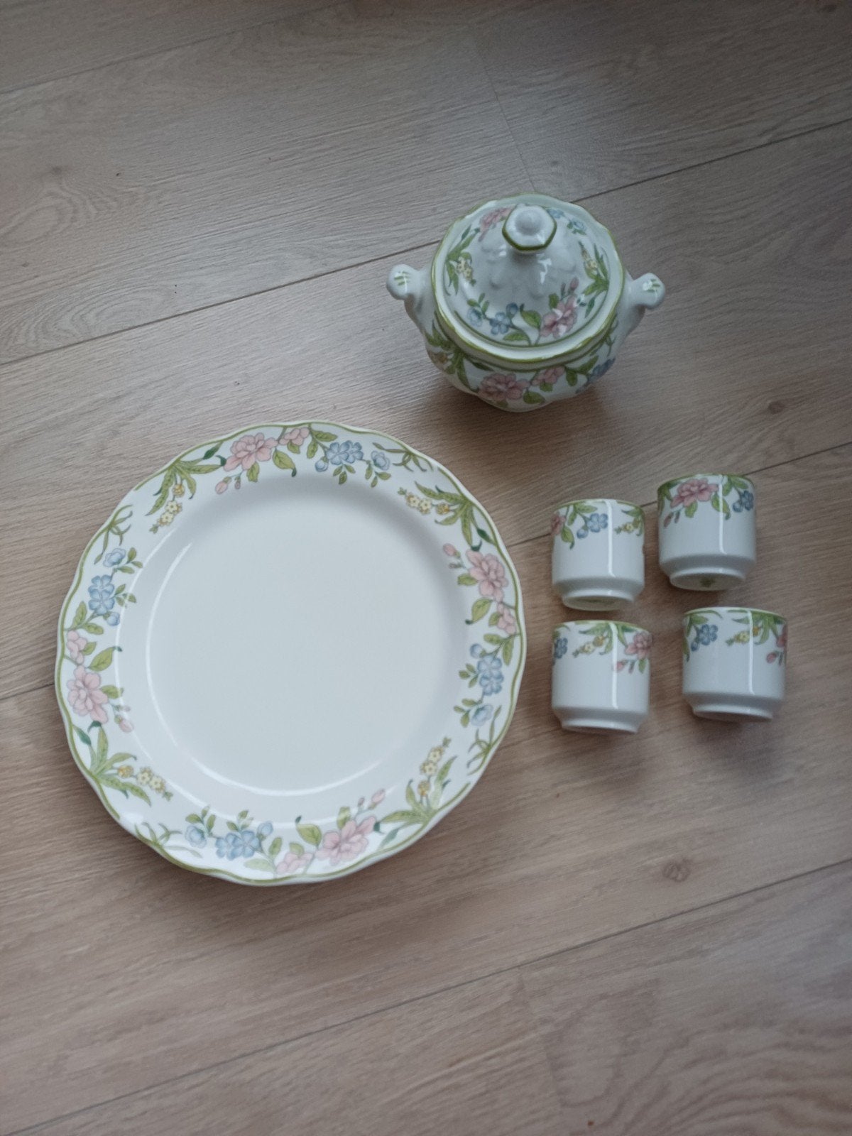 Royal Doulton The Majestic Collection Sudbury serviesgoed, Ophalen of Verzenden, Porselein, Overige stijlen, Bord(en)